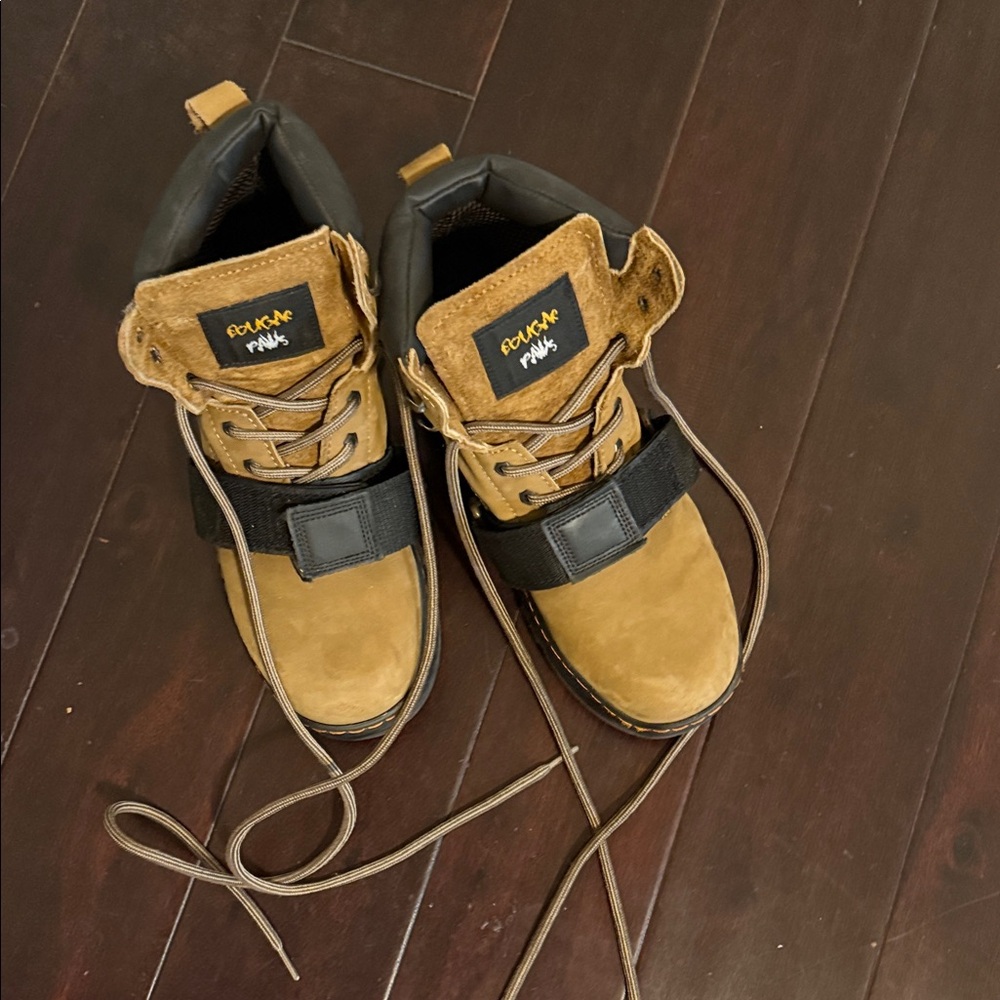 Cougar Men's Tan and Black Lace-Up Boots